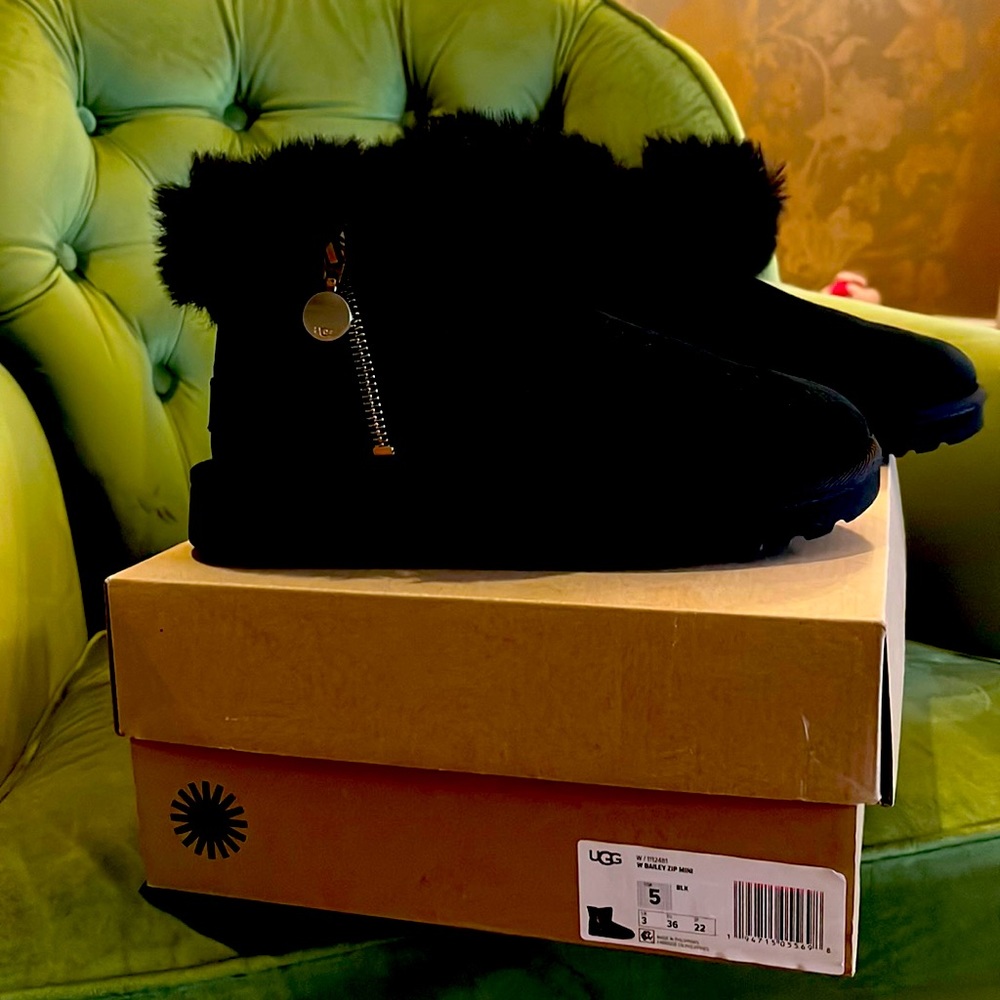 Like new Ugg’s size 5